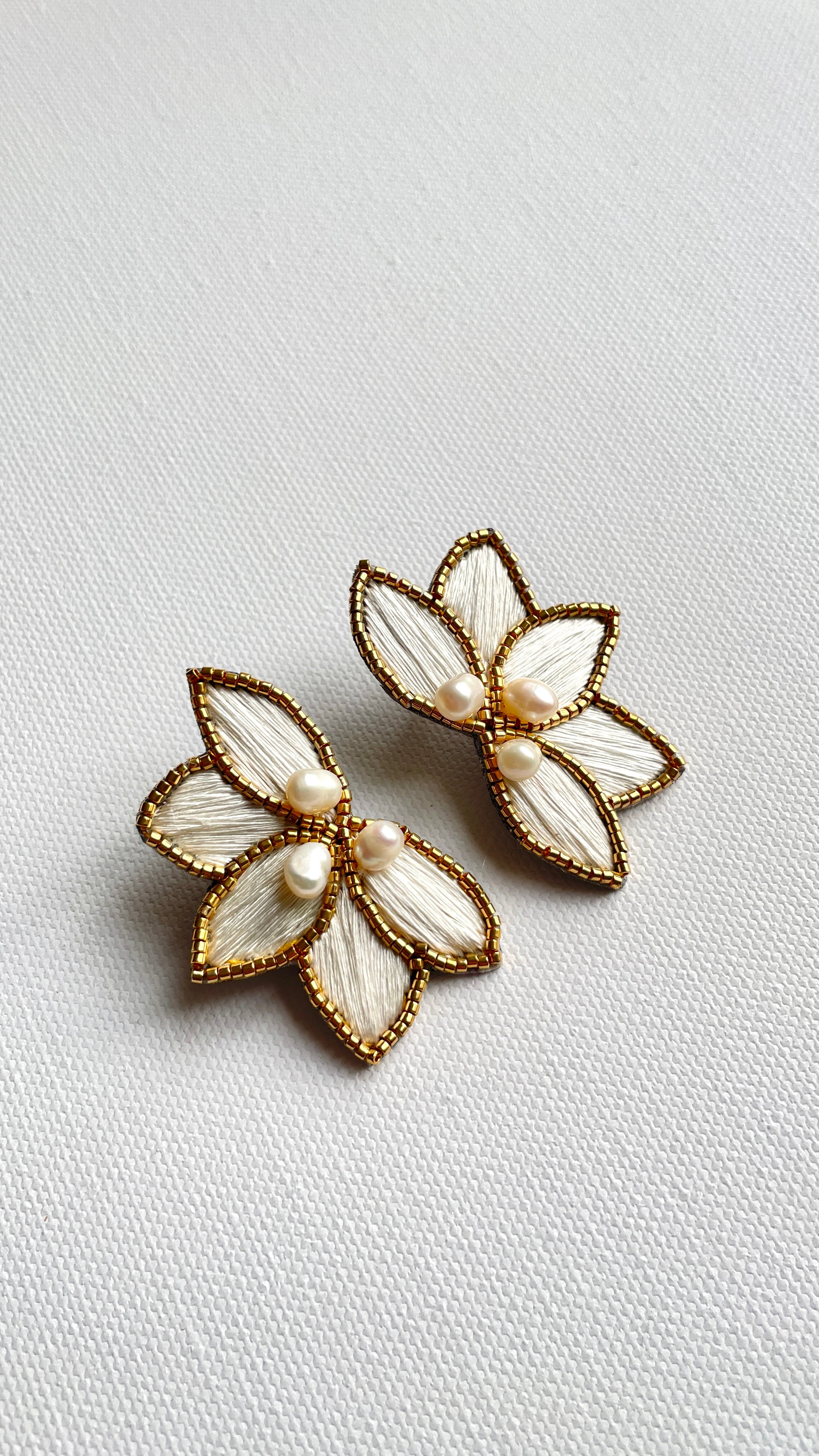 Aros Bordados AA blancos A PEDIDO